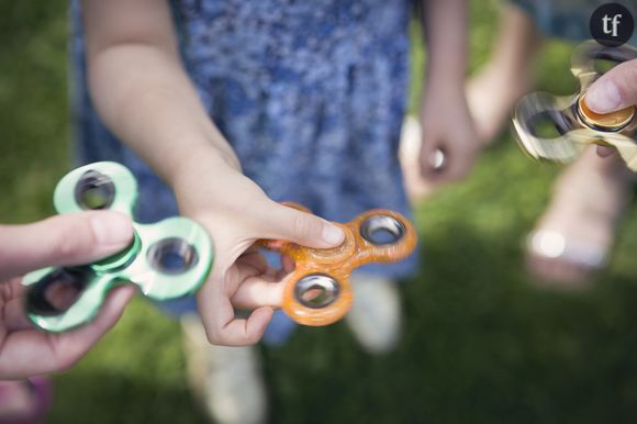 "Hand spinner" : l'Union européenne alerte sur les dangers de ce jouet star