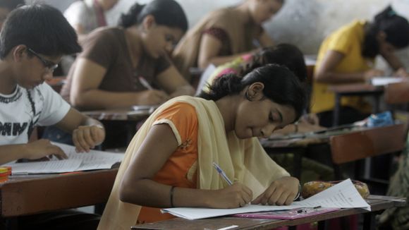 En Inde, 12 lycéennes soupçonnées d'homosexualité punies par leur école