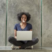 "Le boulot qui cache la forêt" : peut-on réellement être heureux au travail ?