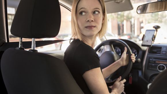 Pourquoi les conductrices Uber gagnent moins que les hommes