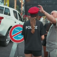 Des policières libanaises obligées de porter un short moulant