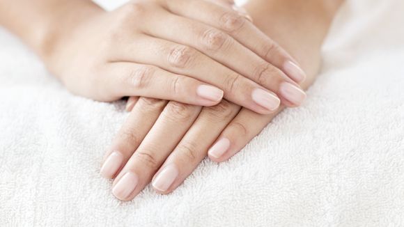 Elle s'inquiète de la forme de son ongle sur Facebook : on lui diagnostique un cancer