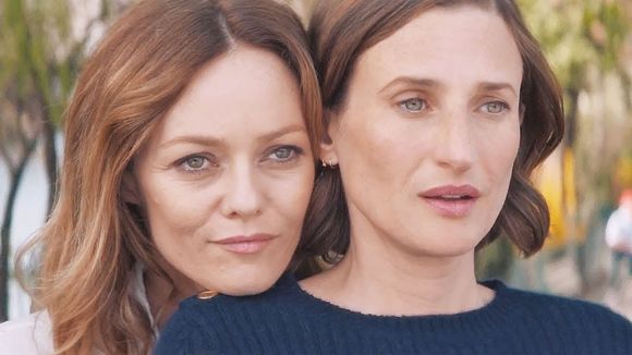 "Photo de famille", portrait délicat d'une famille (presque) ordinaire