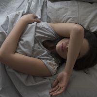 Je dors mal en hiver : 5 astuces naturelles pour retrouver un sommeil serein