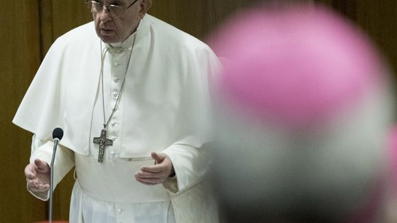 Le pape François décrit le féminisme comme "un machisme avec une jupe"