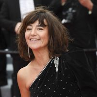 Romane Bohringer dévoile ses pieds meurtris par les talons à Cannes