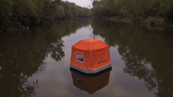 Et si cette tente qui flotte sur l'eau était la solution à tous nos problèmes ?