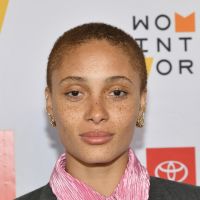 La mannequin Adwoa Aboah confie ses soucis d'acné : on adore