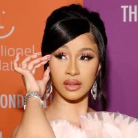 "Il a sorti son pénis de son pantalon" : Cardi B raconte son agression sexuelle