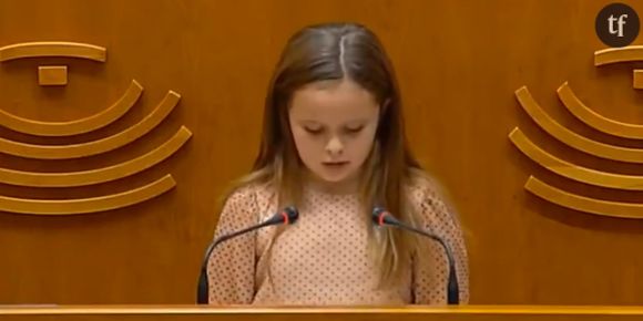 Le discours puissant d'Elsa, petite fille trans de 8 ans, face aux députés espagnols
