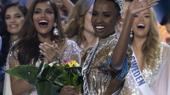 La nouvelle Miss Univers livre un discours super "girl power"