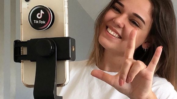 Camille Te Signe, la super vidéaste qui démocratise la langue des signes sur TikTok