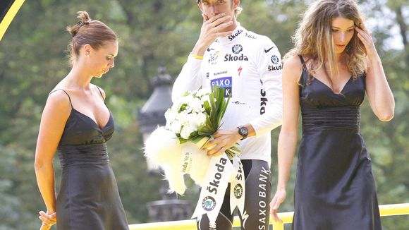 Les hôtesses sur les podiums du Tour de France, c'est (enfin) fini