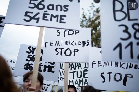 A Paris, une marche contre les féminicides.