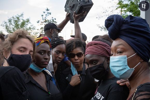 Aïssa Maïga, Camélia Jordana, Adèle Haenel au rassemblement de soutien à Adama Traoré à Paris.