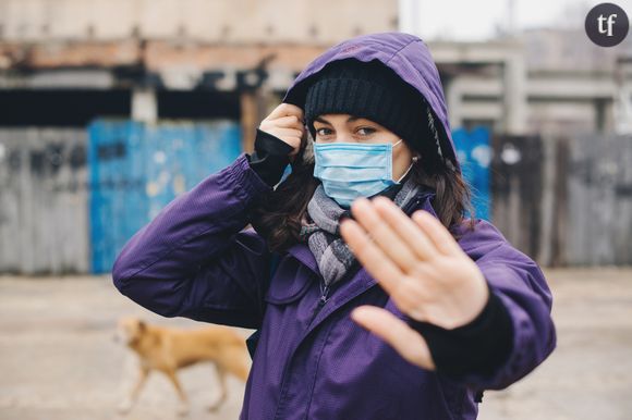 Même masquées, les femmes sont harcelées dans la rue.