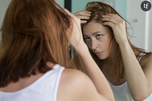 La perte de cheveux post-partum touche la majorité des femmes.