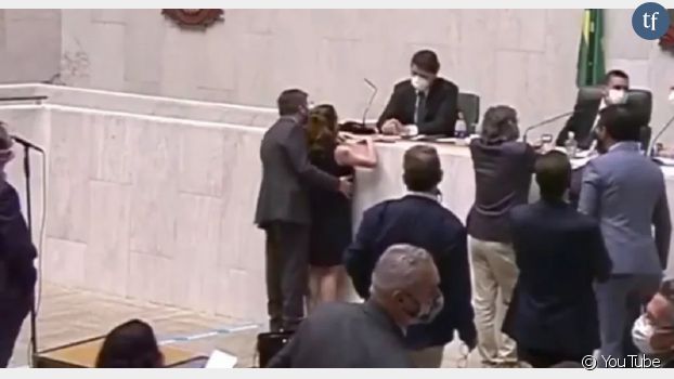 La députée brésilienne Isa Penna agressée en pleine assemblée législative