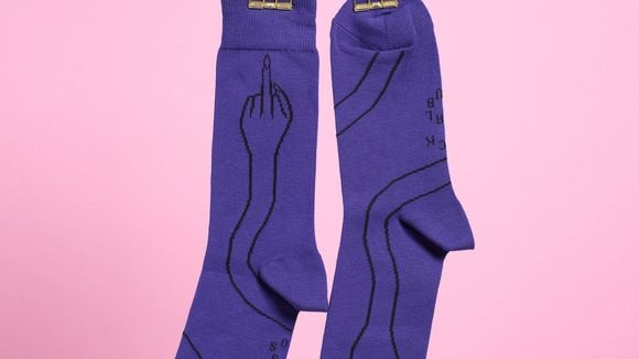 On veut les chaussettes d'Angèle pour "marcher sur le patriarcat"