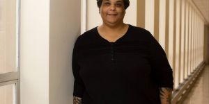 Pourquoi l'autrice Roxane Gay compte autant pour les féministes