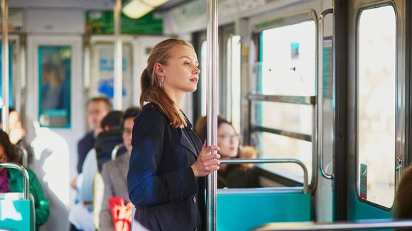 Les "stratégies" des Franciliennes pour éviter les agressions dans les transports