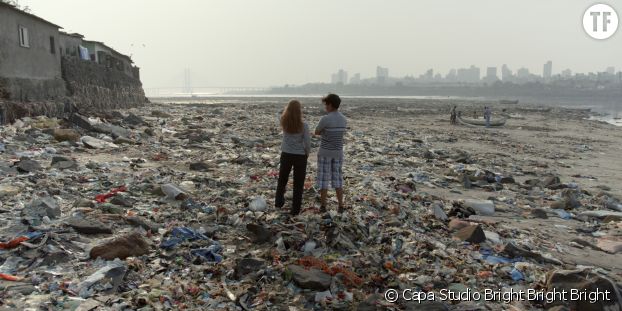 Bella et Vipulan face à la pollution plastique en Inde dans le film "Animal"