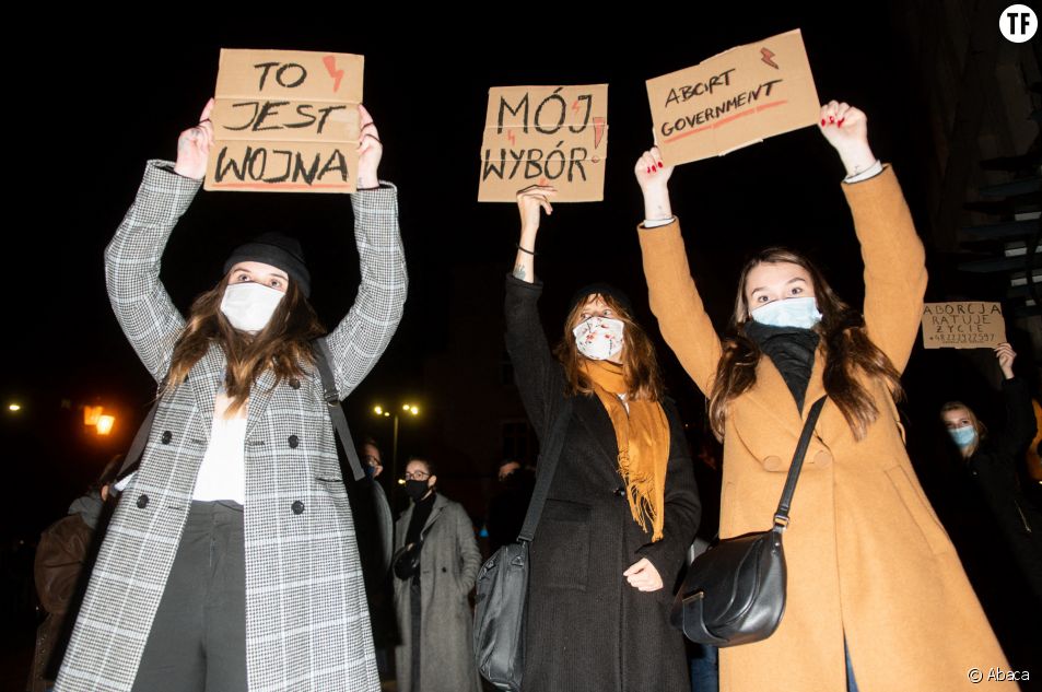 Marche des femmes contre la loi anti-avortement en Pologne le 23 octobre 2020