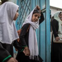 Les talibans ordonnent la fermeture des collèges et lycées aux filles afghanes