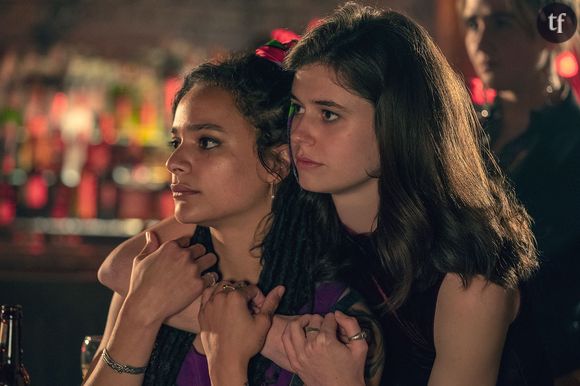 Sasha Lane et Alison Oliver dans "Conversations with Friends"