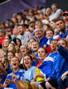 Les supporters et supportrices de l'équipe de France pendant le match du Championnat d'Europe féminin de l'UEFA entre la France et l'Italie au stade AESSEAL New York, le 10 juillet 2022 à Rotherham, Royaume-Uni.