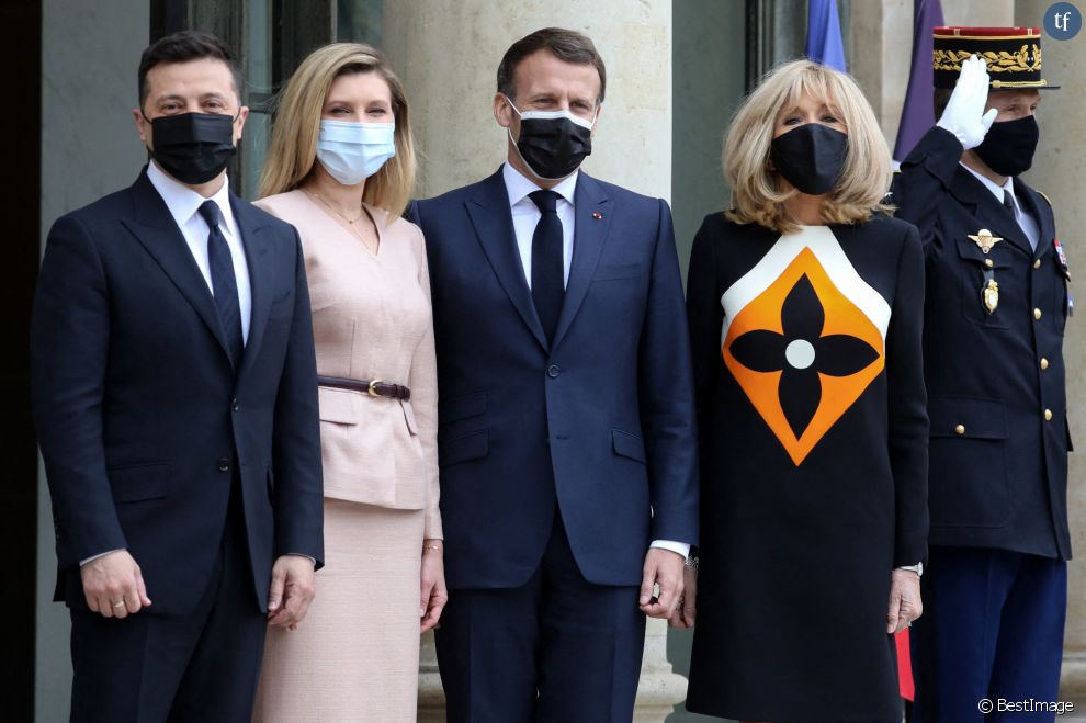  Emmanuel Macron et Brigitte Macron reçoivent le président ukrainien, Volodymyr Zelensky et sa femme Olena Volodymyrivna Zelenska pour un déjeuner de travail au palais de l&#039;Elysée à Paris le 16 avril 2021. 