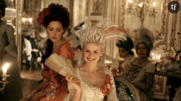 De Sofia Coppola à Deborah Davis, les créatrices se réapproprient Marie-Antoinette afin d'exprimer leur propre point de vue, leur univers, les enjeux de la féminité.