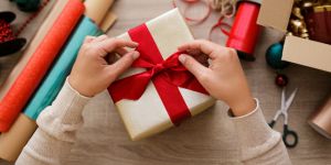 Noël au boulot : 10 idées cadeaux pour vos collègues à moins de 25 euros -  Terrafemina