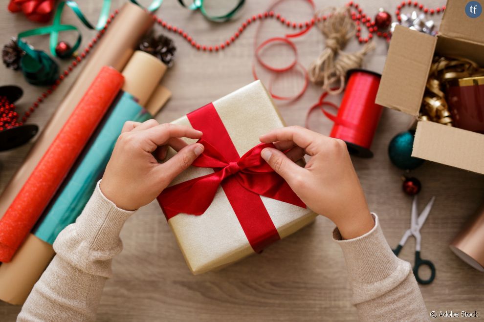     Noël : vous manquez de papier pour emballer vos cadeaux ? Cette astuce TikTok maline va vous sauver    
