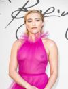  En juillet 2022, Florence Pugh posait pour défilé de mode Valentino à Rome, en portant une robe transparente d'un chatoyant rose bonbon, sans soutien gorge : "J'étais à l'aise avec mes petits seins, et avec l'idée de les dévoiler comme ça" 