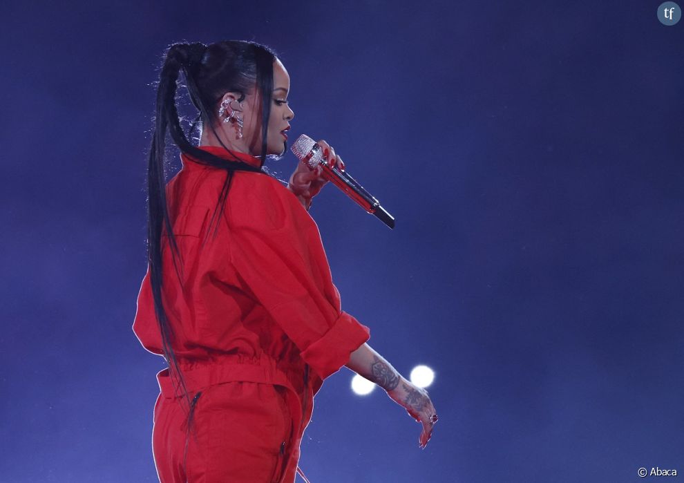  Rihanna a enflammé la piste lors son concert au Super Bowl de 2023, lors de la fameuse mi-temps entrecoupant la confrontation musclée entre les Eagles de Philadelphie et les Chiefs de Kansas City. 