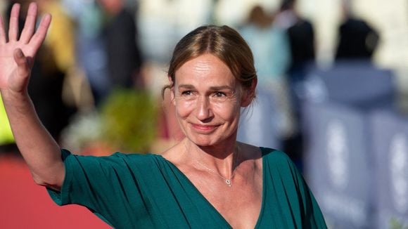 "Il a fracassé ma mâchoire" : victime de violences conjugales, Sandrine Bonnaire témoigne