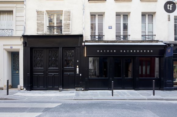 Façade du 14 rue de Verneuil. Accueil, Musée, Gainsbarre, Librairie-Boutique.