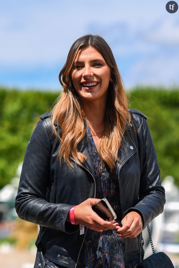 "Le 1er pipi dans la couche. 1er petit prout. 1er bain"
Naissance - Camille Cerf est maman pour la première fois d'un petit garçon prénommé Malo - Camille Cerf, miss France 2015 et ambassadrice LPEJ 2022 lors de la 8ème édition du "Longines Paris Eiffel Jumping" au Champ de Mars à Paris, le 26 juin 2022. © Perusseau/Gorassini/Tribeca/Bestimage 