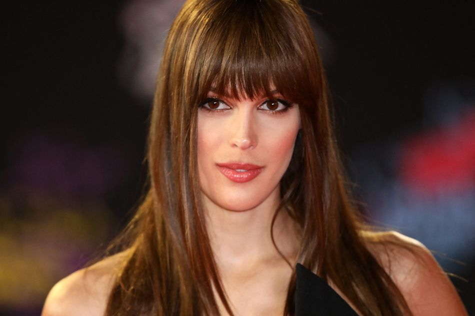 Un post Insta qui, en plus de faire rêver et d'amuser, a le mérite de relancer le plus grand des débats : la frange, bonne idée ou pas ? Iris Mittenaere laisse ses followers débattre...