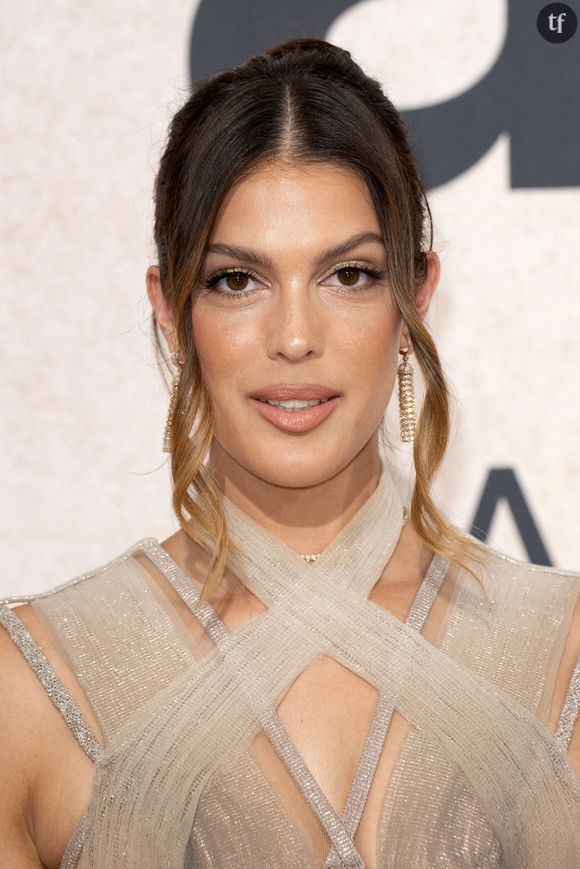 C'est ce que l'on appelle la classe : l'ex Miss France Iris Mittenaere a carrément reçu les compliments... D'Anne Hathaway.