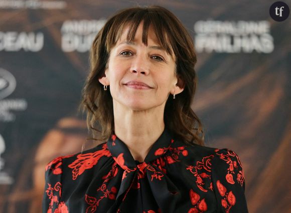 L'espace d'une interview à L'Echo, Sophie Marceau s'est attardée sur une expérience douce amère : son apprentissage de la féminité. Car oui, cela s'apprend : on ne naît pas femme, on le devient. Et ce n'est pas toujours facile, relate l'iconique actrice...