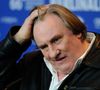 Doit-on retirer la Légion d'honneur à Gérard Depardieu, accusé de violences sexuelles par 13 femmes, et au coeur d'un accablant reportage de "Complément d'enquête" ? Non, argumente le président de la République, qui verrait là l'incidence d'une "chasse à l'homme".