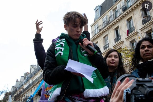 Parmi ces voix dont le silence résonne lourdement durant ces cérémonies, la plus emblématique de toutes : Adèle Haenel, comédienne de cinéma, et de théâtre (chez Gisèle Vienne actuellement), militante féministe, partisane du "On se lève et on se casse", soeur de lutte d'Aissa Maiga et Virginie Despentes... Son nom, une actrice comme Judith Godrèche l'a volontiers prononcé ces dernières semaines, notamment lors des César.
