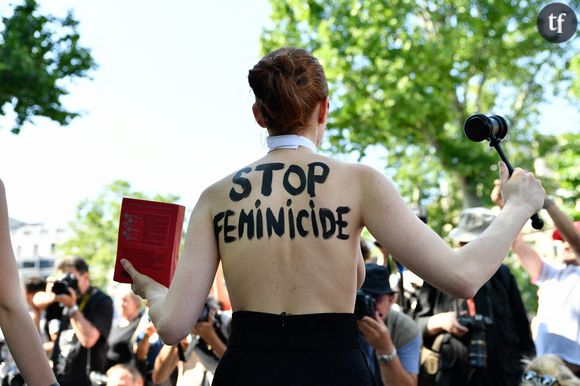 "Pourquoi la valeur de la vie des femmes noires est-elle si obsolète ? Elles sont confrontées à une crise... nous avons besoin que les politiciens et la police intensifient leurs efforts".  
