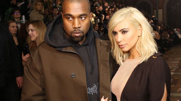 Kim Kardashian : Drago Malefoy se moque de ses nouveaux cheveux blonds