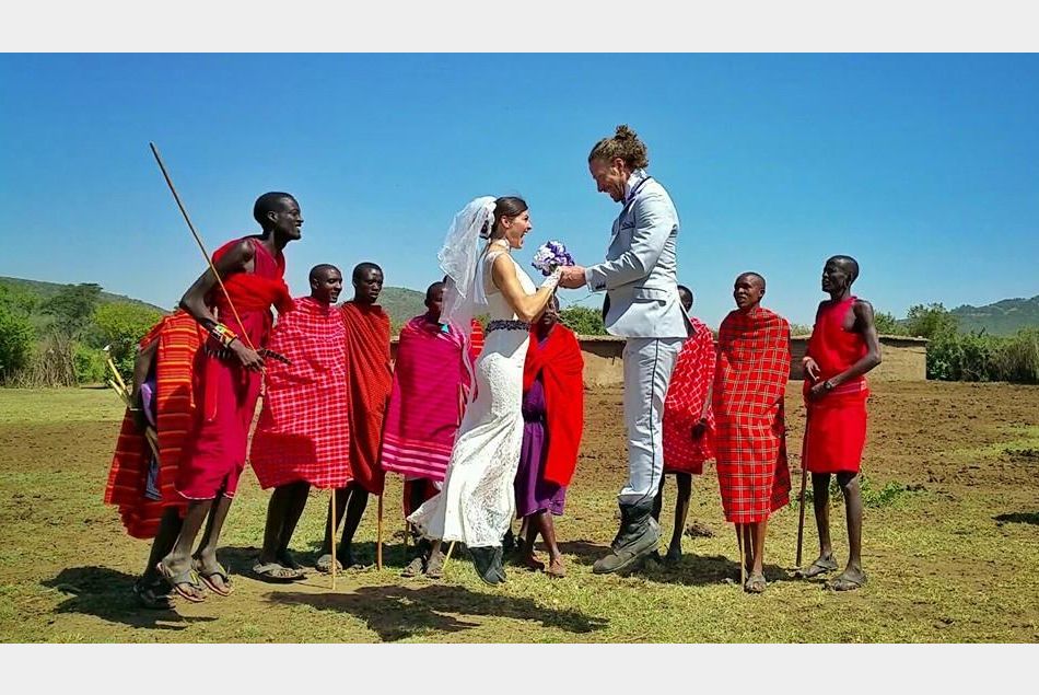 Cheetah Platt et Rhiann Woodyard lors de leur mariage au Kenya