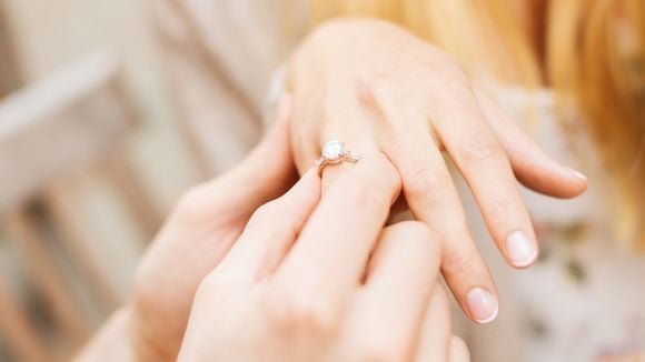 "Veux-tu épouser papa ?" : deux petites filles aident leur père à demander leur maman en mariage