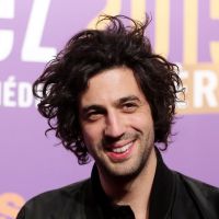 Max Boublil est-il en couple ou célibataire ?