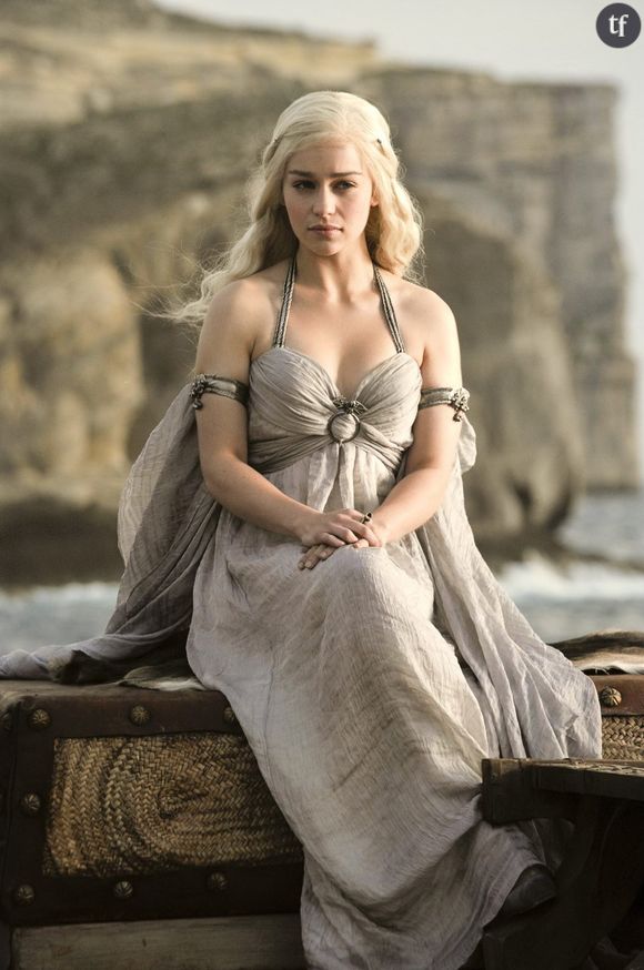 Game of Thrones : Emilia Clarke trouve les scènes de sexe réalistes et utiles